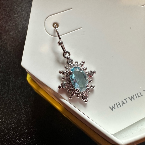 Bomb Party spread the love fish hook earrings - Picture 3 of 4